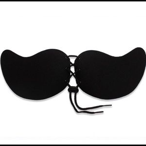 Women’s strapless push up bra.